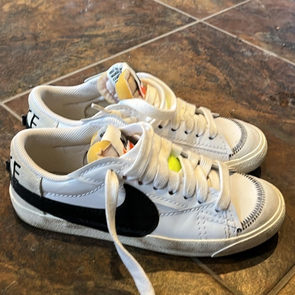 Nike low blazers
